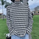 Black and White Wavy Pattern Jacquard Turtleneck Long Sleeves Knitted Shirt